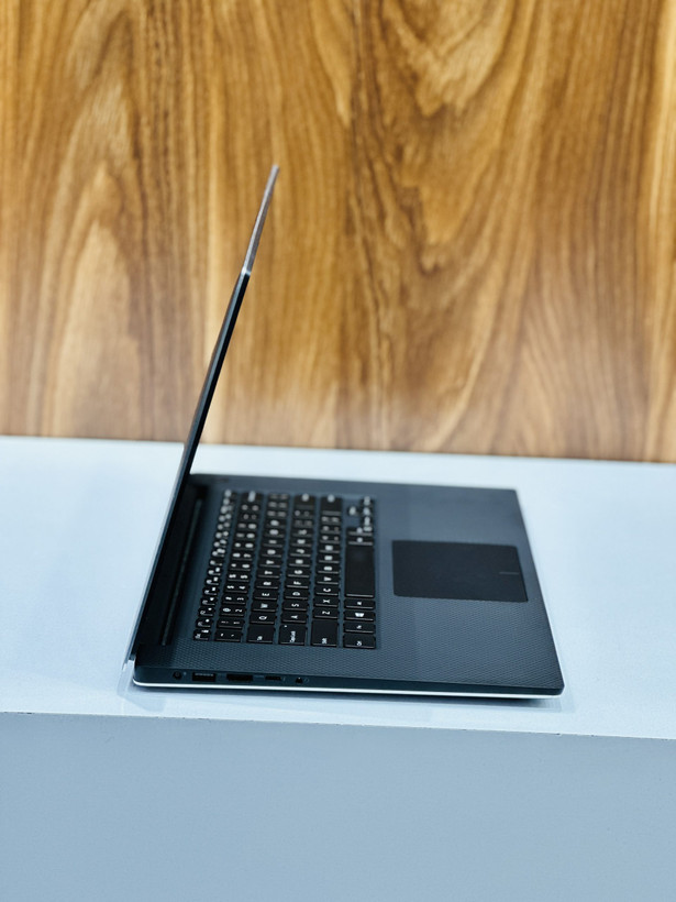 لپ تاپ استوک Dell Precision 5540 | i7.9850H | RAM 32 | 1T NVME | 4GB Nvidia